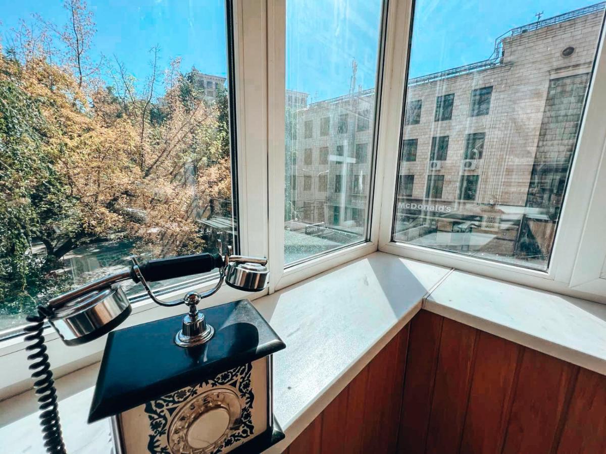Квартира В Центре Крещатика Kiev Buitenkant foto
