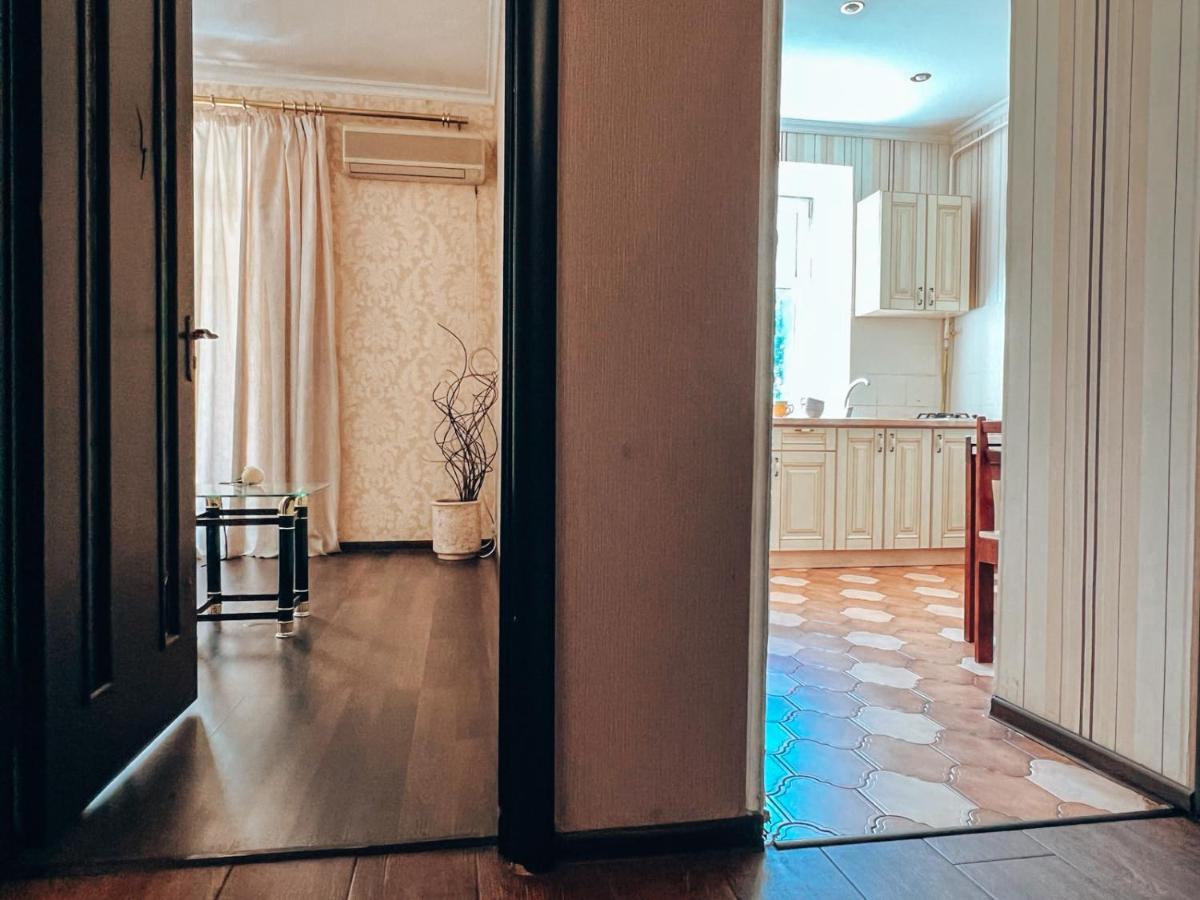 Квартира В Центре Крещатика Kiev Buitenkant foto