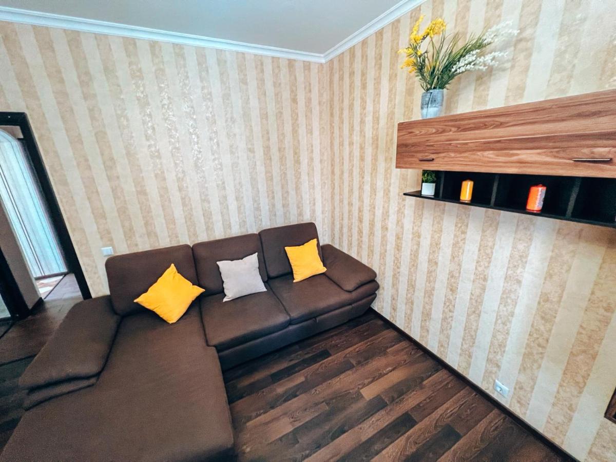 Квартира В Центре Крещатика Kiev Buitenkant foto