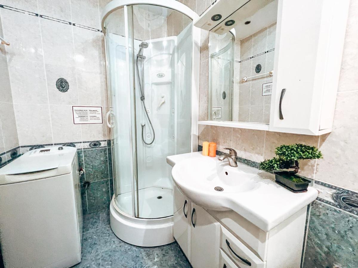 Квартира В Центре Крещатика Kiev Buitenkant foto