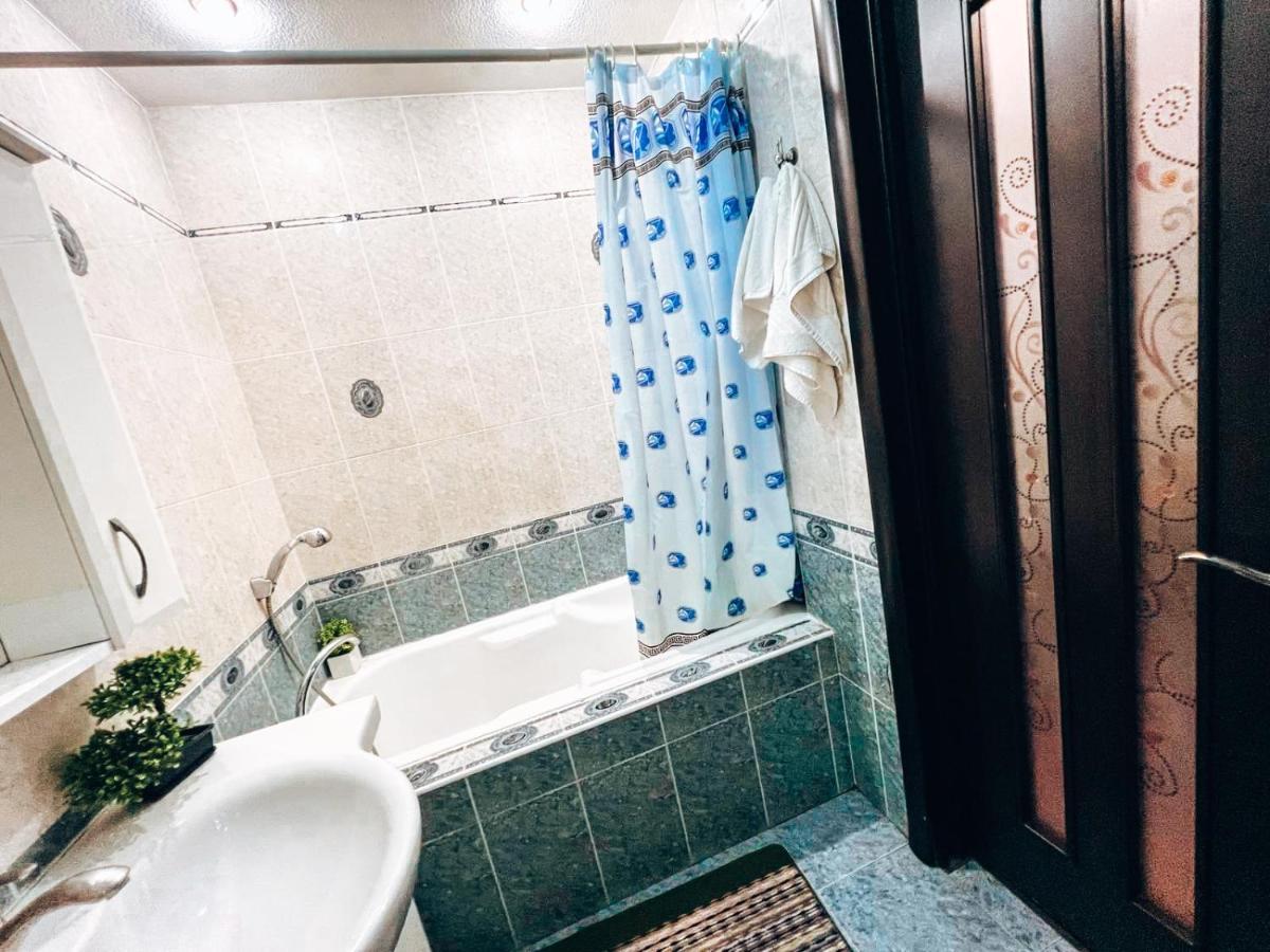 Квартира В Центре Крещатика Kiev Buitenkant foto